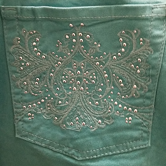 Gloria Vanderbuilt - Capri Pants - Picture 3 of 5